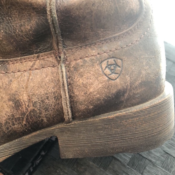 Distressed ariat boots worn about 5-6 times - Picture 5 of 6